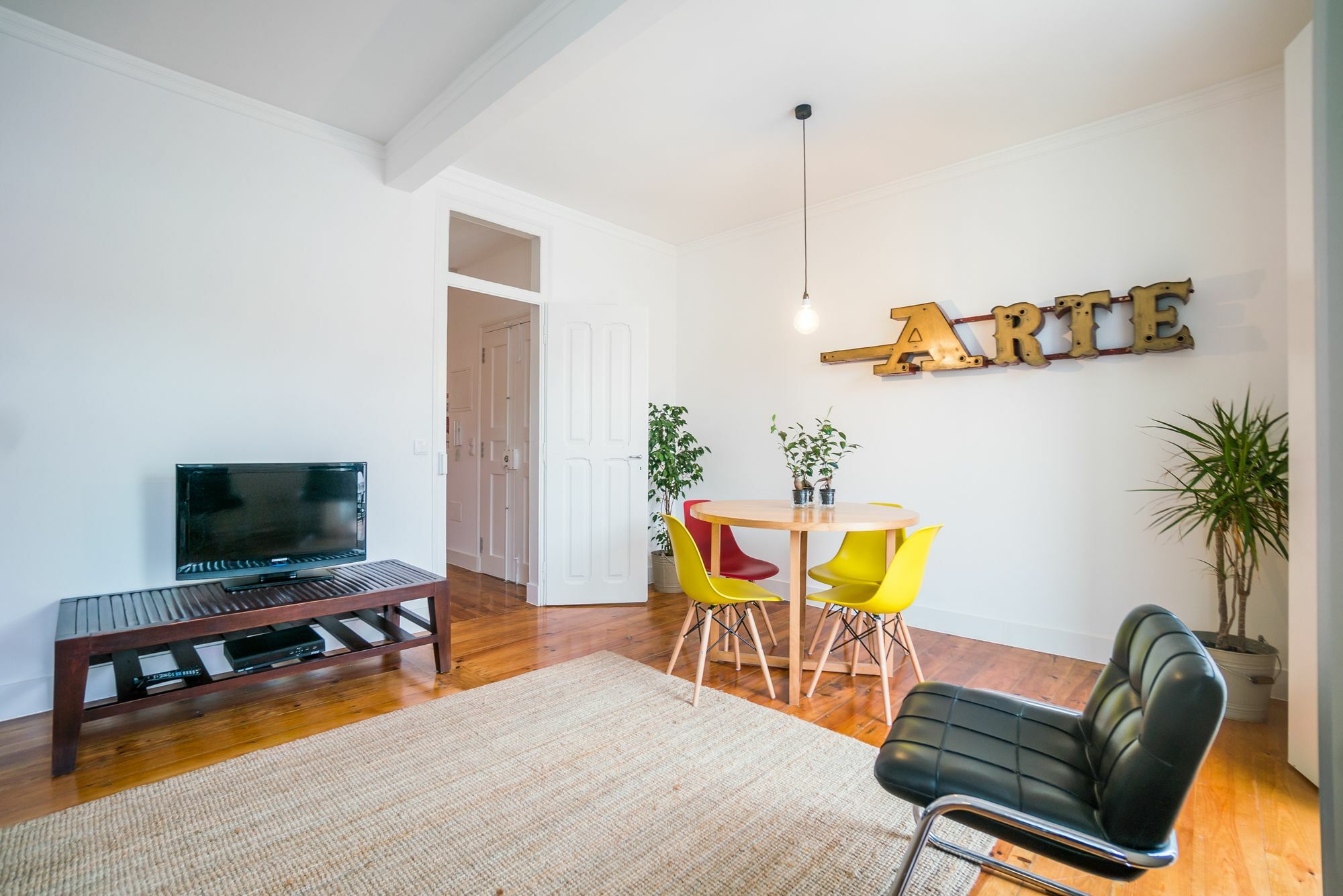 Art Apartment *